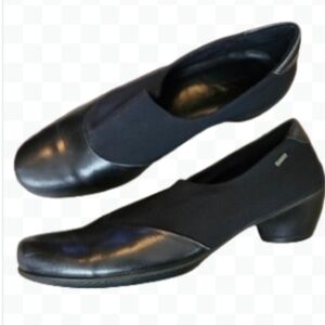 Ecco GTX Black Leather Neoprene Waterproof Low Block Heels Sz 41 (10)